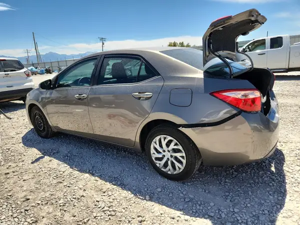 2T1BURHE2JC056725 2018 TOYOTA COROLLA - Image 2