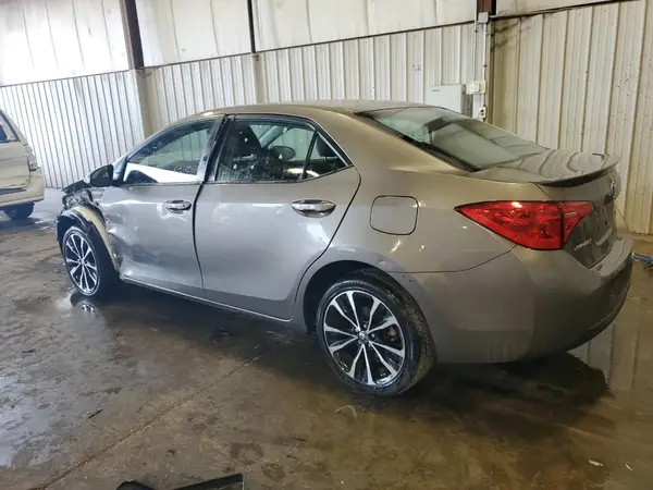 2T1BURHE2JC057258 2018 TOYOTA COROLLA - Image 2