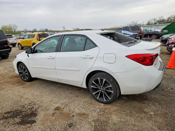 2T1BURHE2JC058734 2018 TOYOTA COROLLA - Image 2