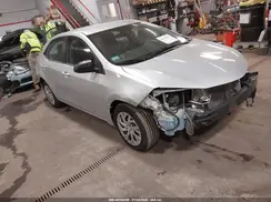 2T1BURHE2JC062282 2018 TOYOTA COROLLA