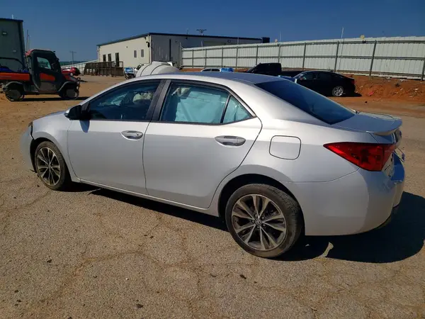 2T1BURHE2JC065070 2018 TOYOTA COROLLA - Image 2