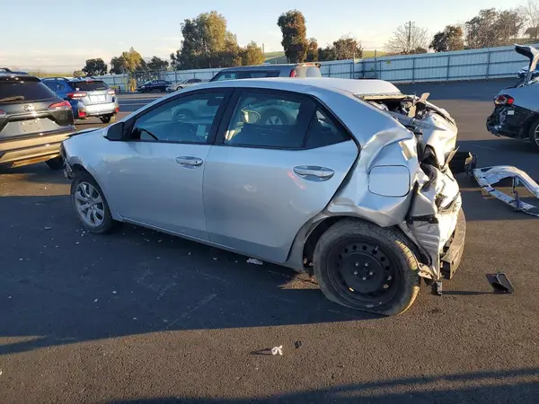 2T1BURHE2JC065165 2018 TOYOTA COROLLA - Image 2