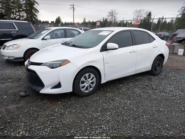 2T1BURHE2JC074478 2018 TOYOTA COROLLA - Image 2