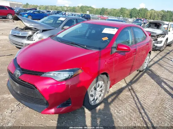 2T1BURHE2JC074660 2018 TOYOTA COROLLA - Image 2