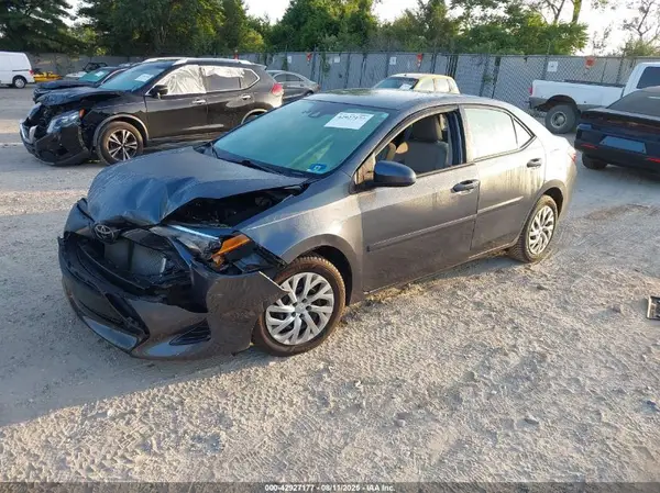 2T1BURHE2JC076070 2018 TOYOTA COROLLA - Image 2