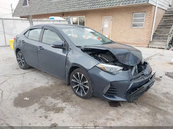 2T1BURHE2JC077669 2018 TOYOTA COROLLA - Image 1