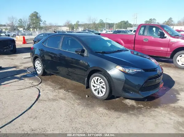 2T1BURHE2JC078434 2018 TOYOTA COROLLA - Image 1