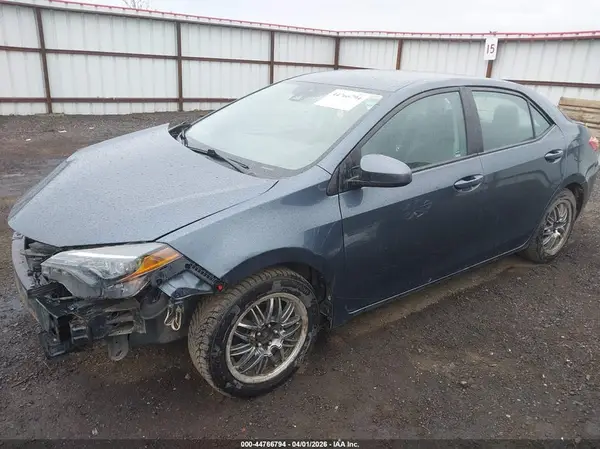2T1BURHE2JC083052 2018 TOYOTA COROLLA - Image 2