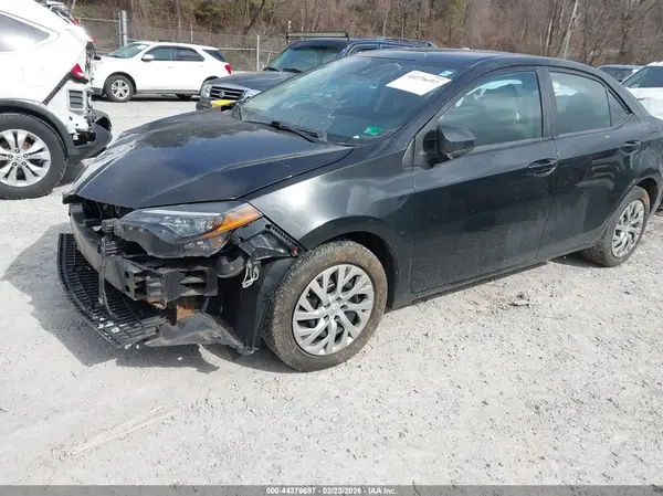 2T1BURHE2JC084783 2018 TOYOTA COROLLA - Image 2