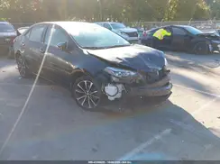 2T1BURHE2JC085075 2018 TOYOTA COROLLA