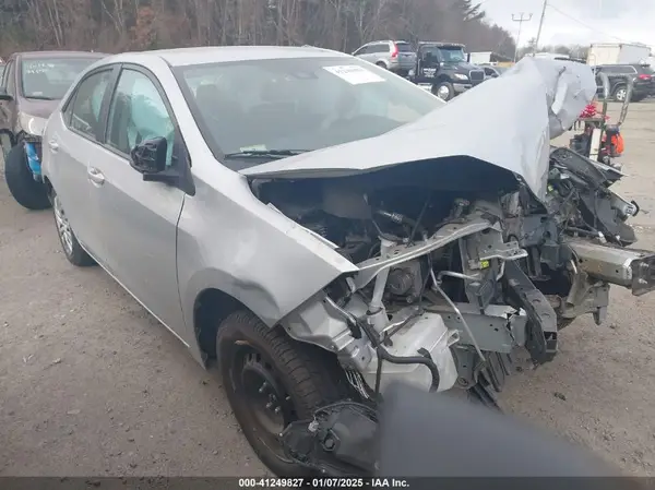 2T1BURHE2JC086663 2018 TOYOTA COROLLA - Image 1