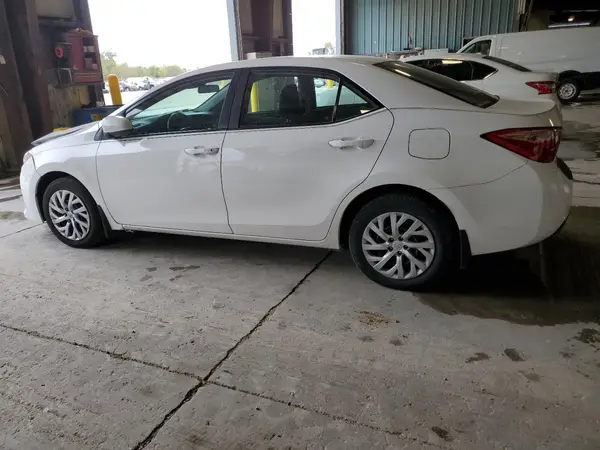 2T1BURHE2JC097923 2018 TOYOTA COROLLA - Image 2