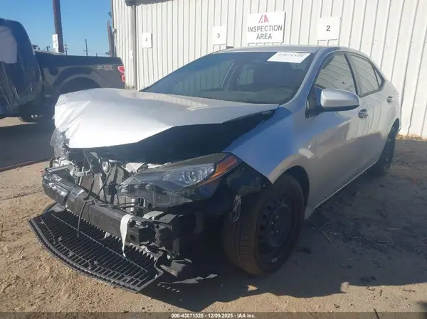 2T1BURHE2JC099803 2018 TOYOTA COROLLA - Image 2