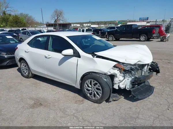 2T1BURHE2JC103445 2018 TOYOTA COROLLA - Image 1
