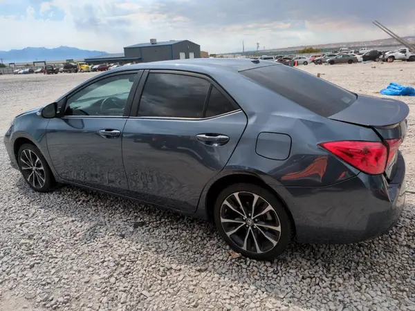 2T1BURHE2JC105048 2018 TOYOTA COROLLA - Image 2