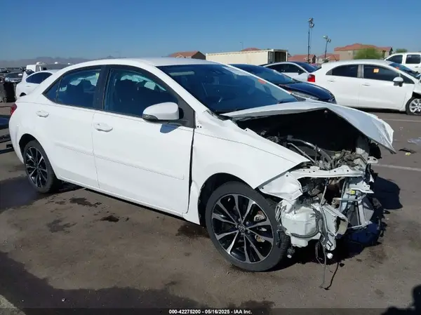2T1BURHE2JC105065 2018 TOYOTA COROLLA - Image 1