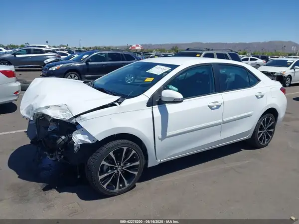 2T1BURHE2JC105065 2018 TOYOTA COROLLA - Image 2