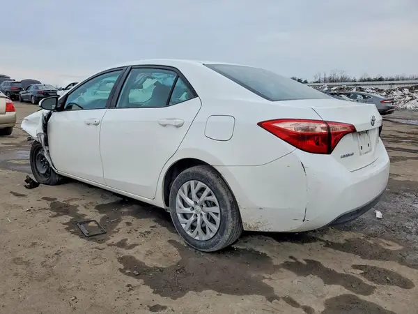 2T1BURHE2JC110766 2018 TOYOTA COROLLA - Image 2