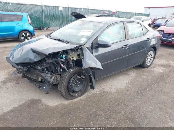 2T1BURHE2JC112727 2018 TOYOTA COROLLA - Image 2