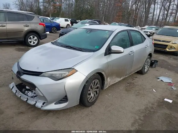 2T1BURHE2JC115062 2018 TOYOTA COROLLA - Image 2