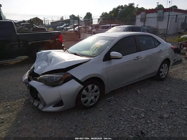 2T1BURHE2JC964897 2018 TOYOTA COROLLA - Image 2