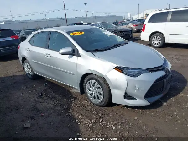 2T1BURHE2JC967122 2018 TOYOTA COROLLA - Image 1