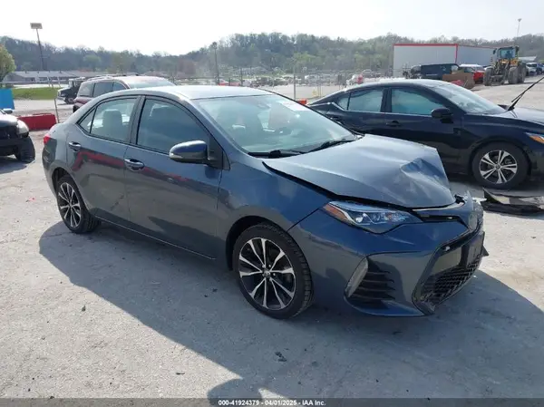 2T1BURHE2JC967962 2018 TOYOTA COROLLA - Image 1