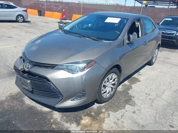 2T1BURHE2JC973504 2018 TOYOTA COROLLA - Image 2