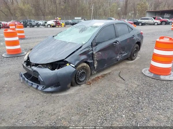 2T1BURHE2JC973518 2018 TOYOTA COROLLA - Image 2