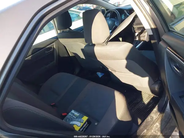 2T1BURHE2JC975575 2018 TOYOTA COROLLA - Image 8