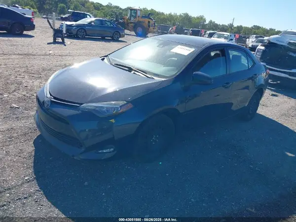 2T1BURHE2JC978377 2018 TOYOTA COROLLA - Image 2