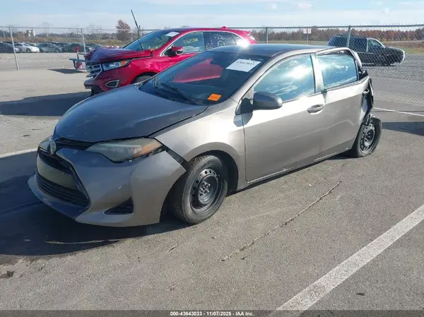 2T1BURHE2JC988682 2018 TOYOTA COROLLA - Image 2