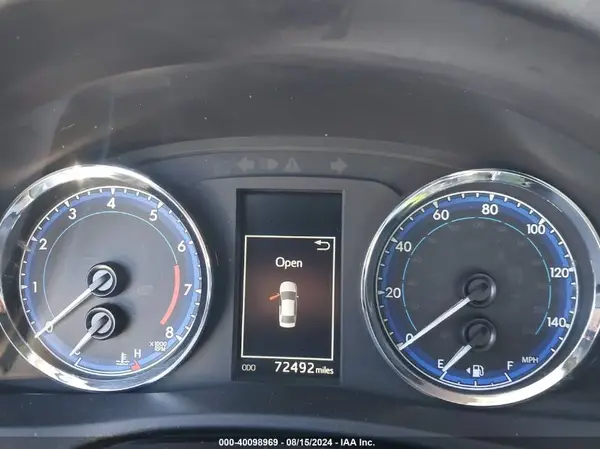 2018 TOYOTA COROLLA auction photo 7