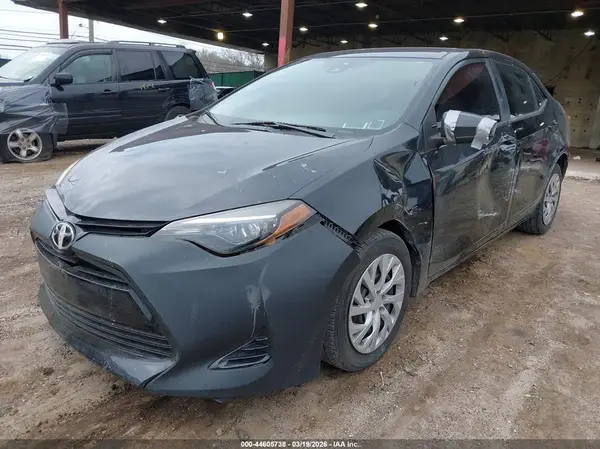 2T1BURHE2JC996085 2018 TOYOTA COROLLA - Image 2