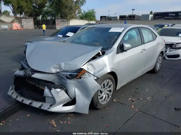 2T1BURHE2KC129061 2019 TOYOTA COROLLA - Image 2