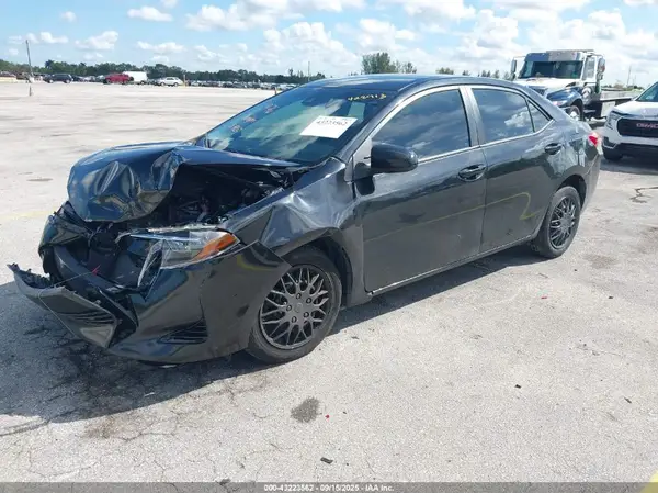 2T1BURHE2KC144207 2019 TOYOTA COROLLA - Image 2
