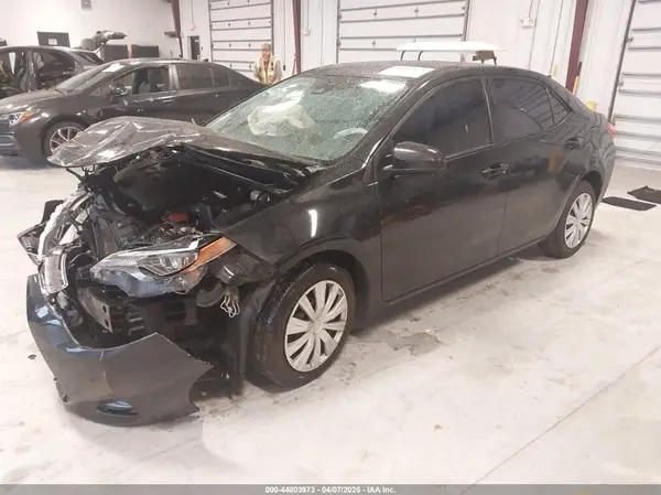 2T1BURHE2KC188840 2019 TOYOTA COROLLA - Image 2