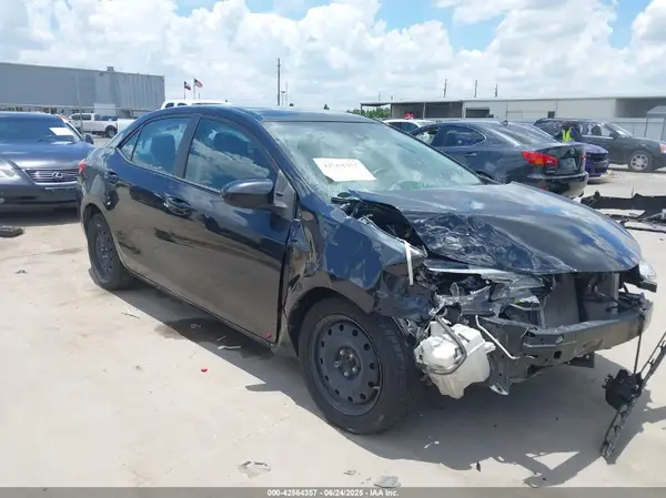 2T1BURHE2KC216037 2019 TOYOTA COROLLA - Image 1
