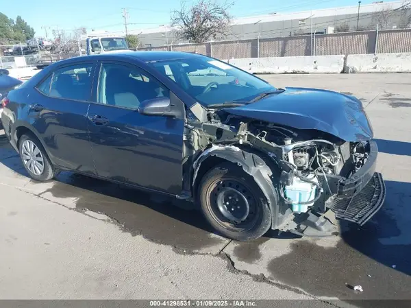 2T1BURHE2KC236935 2019 TOYOTA COROLLA - Image 1