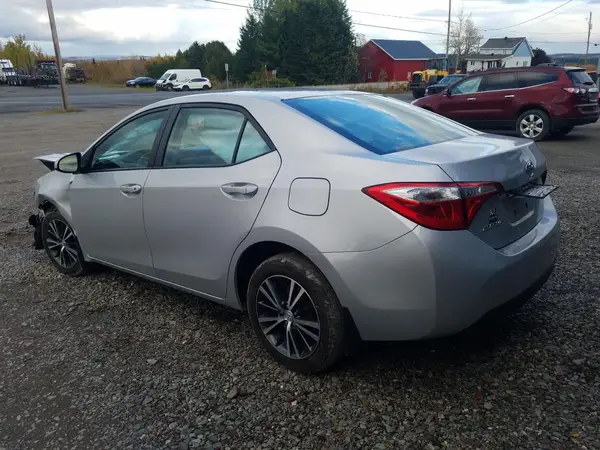 2T1BURHE3GC713895 2016 TOYOTA COROLLA - Image 2