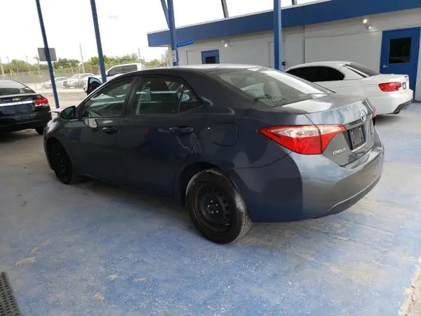 2T1BURHE3HC755078 2017 TOYOTA COROLLA - Image 2