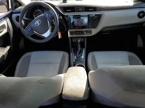 2T1BURHE3HC761513 2017 TOYOTA COROLLA - Image 8
