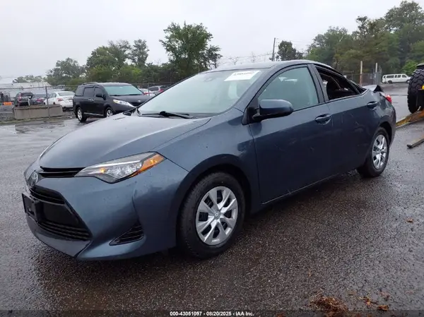2T1BURHE3HC764038 2017 TOYOTA COROLLA - Image 2