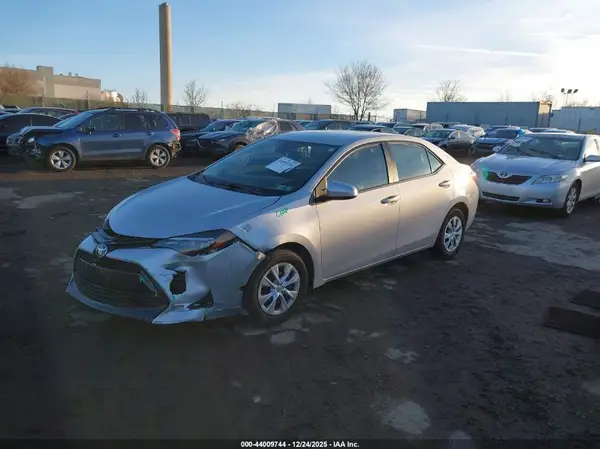 2T1BURHE3HC767781 2017 TOYOTA COROLLA - Image 2
