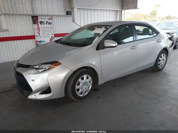 2T1BURHE3HC775119 2017 TOYOTA COROLLA - Image 2