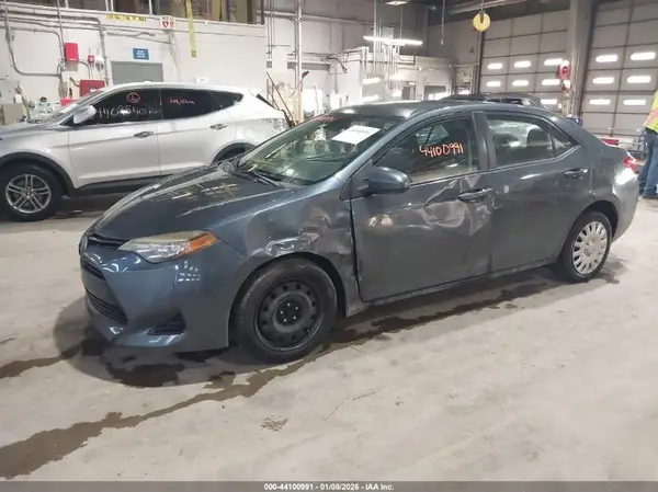 2T1BURHE3HC776495 2017 TOYOTA COROLLA - Image 2