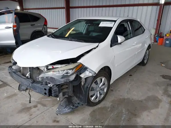 2T1BURHE3HC800651 2017 TOYOTA COROLLA - Image 2