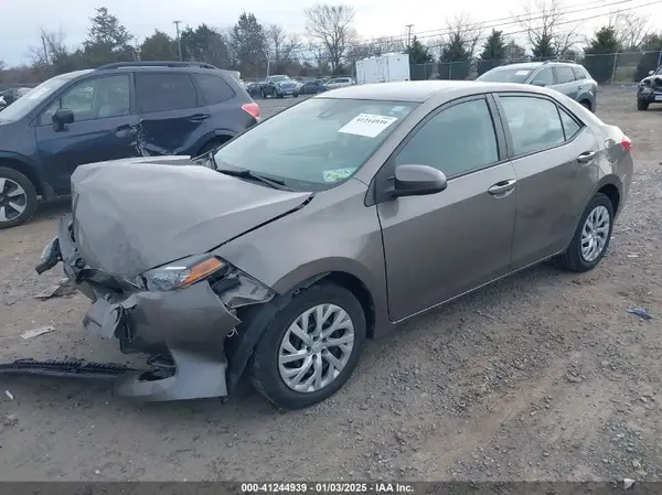 2T1BURHE3HC800729 2017 TOYOTA COROLLA - Image 2