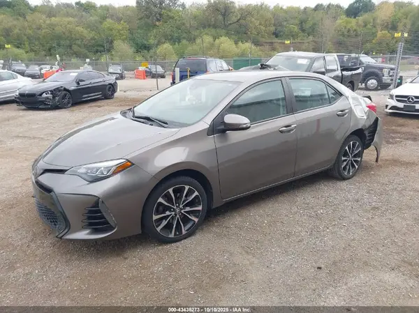 2T1BURHE3HC801024 2017 TOYOTA COROLLA - Image 2