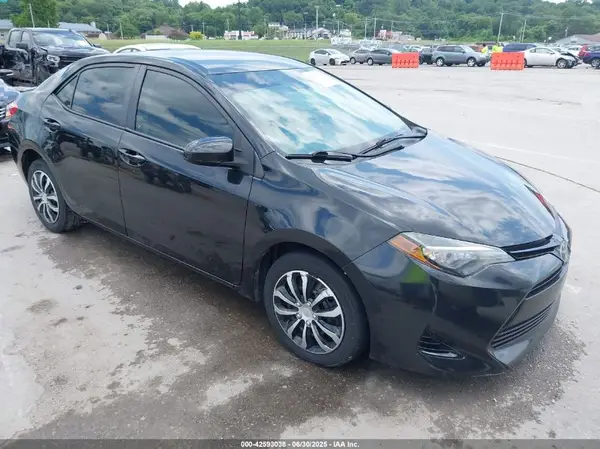 2T1BURHE3HC802741 2017 TOYOTA COROLLA - Image 1